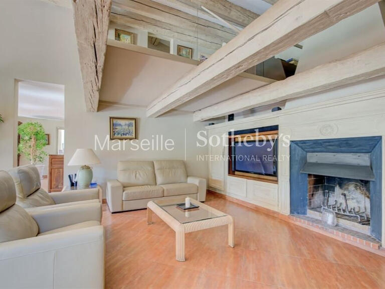 Maison Aubagne - 7 chambres - 480m²