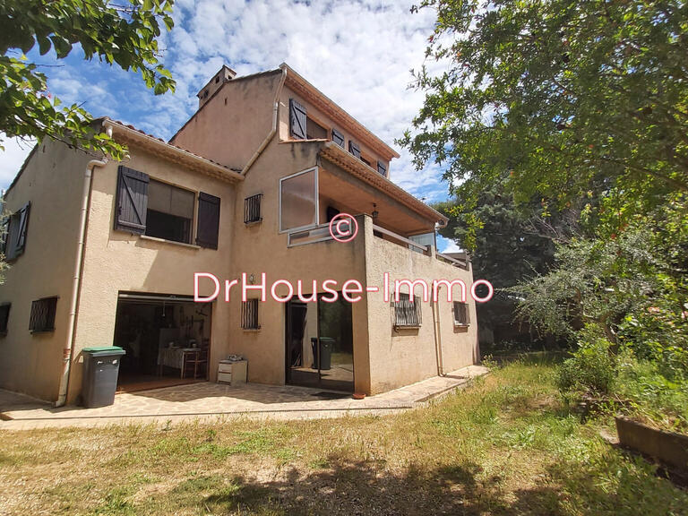 Villa Aubagne - 5 bedrooms - 200m²