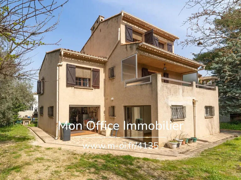 Villa Aubagne - 4 chambres - 200m²