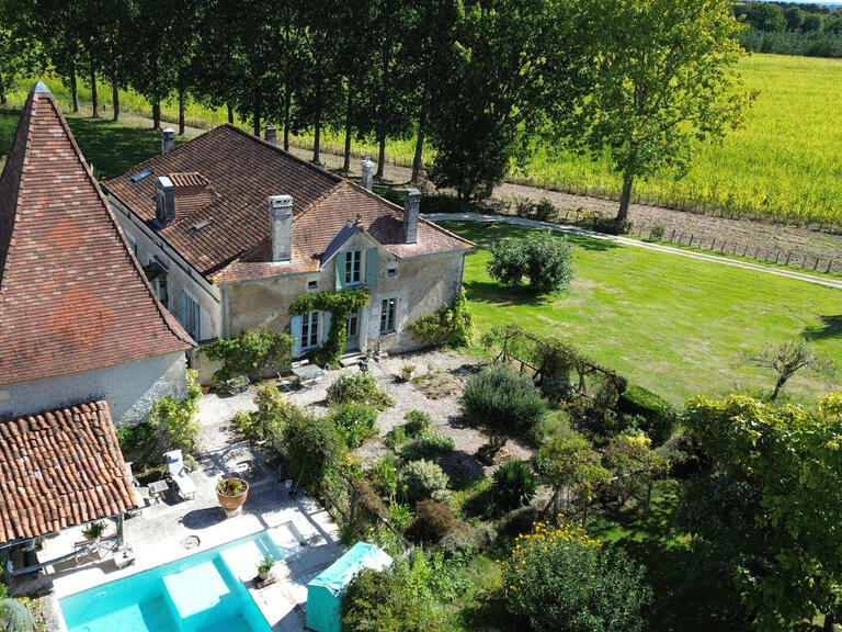 Maison Aubeterre-sur-Dronne - 5 chambres - 288m²