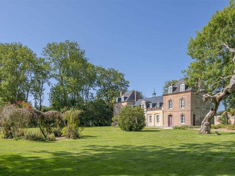 Château Auffay - 11 chambres - 1066m²