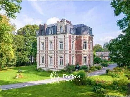 Manor Avesnes-sur-Helpe - 10 bedrooms - 600m²