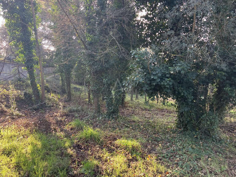 Terrain Bagnols-en-Forêt