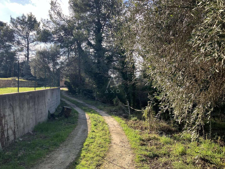 Terrain Bagnols-en-Forêt