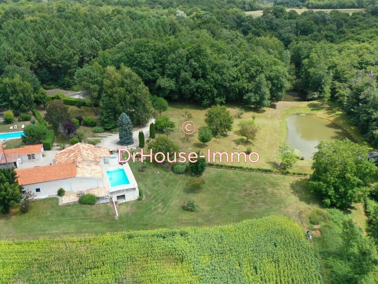 Villa Barbezieux-Saint-Hilaire - 7 chambres - 175m²