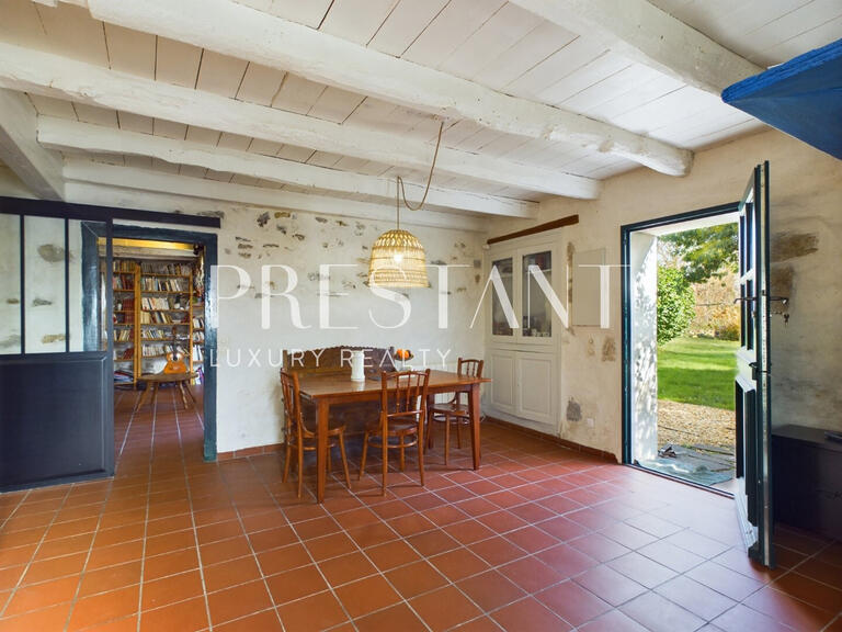 Maison Bassussarry - 5 chambres - 288m²