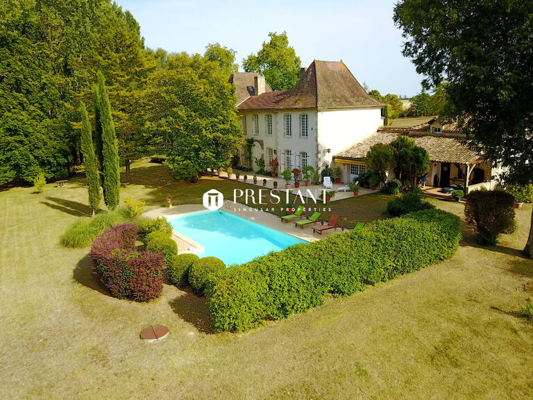 Maison Beaumont-du-Périgord - 10 chambres - 810m²