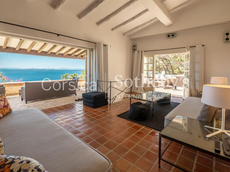 House Bonifacio - 5 bedrooms - 300m²