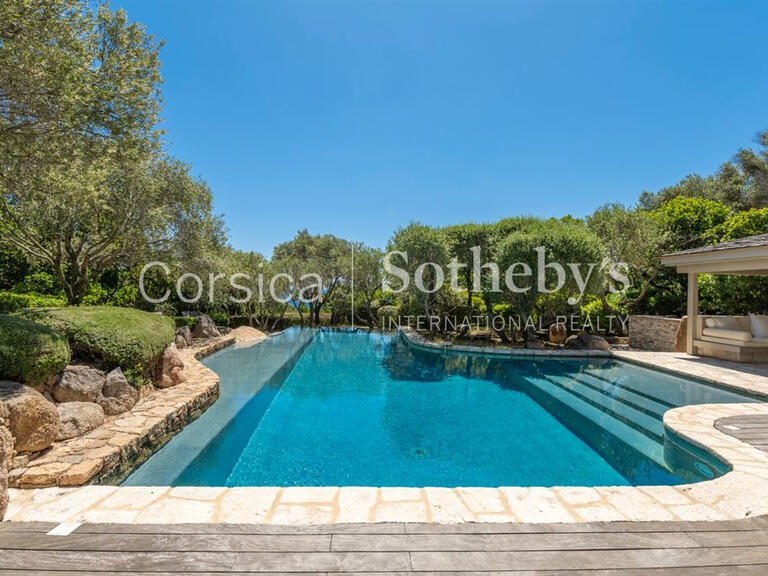 House Bonifacio - 5 bedrooms - 300m²