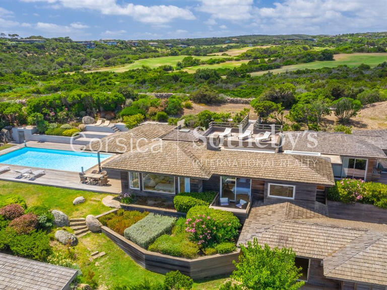 House Bonifacio - 6 bedrooms - 300m²