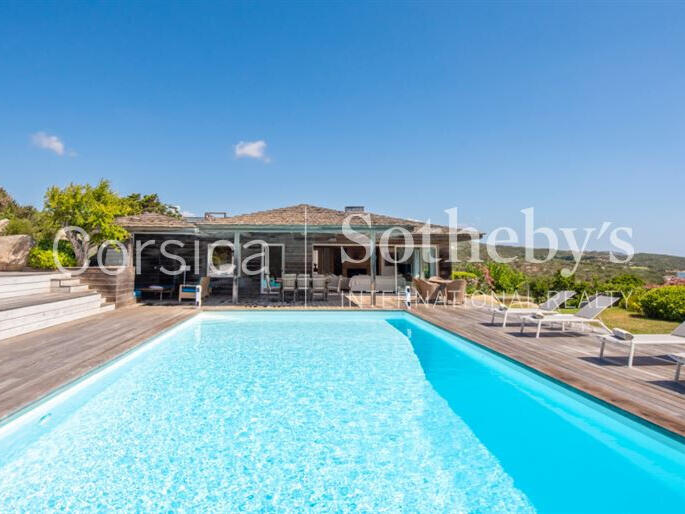 House Bonifacio - 6 bedrooms - 300m²