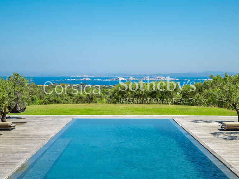 House Bonifacio - 6 bedrooms - 860m²