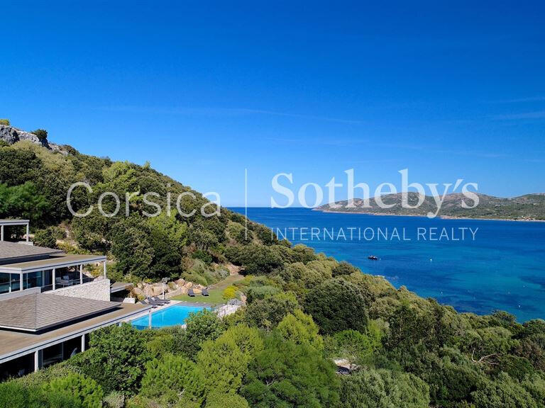 House Bonifacio - 6 bedrooms - 700m²