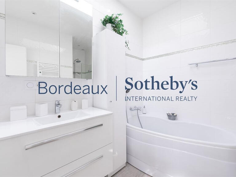 Sale Apartment Bordeaux - 3 bedrooms