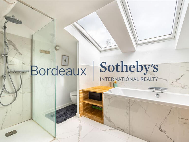 Sale Apartment Bordeaux - 2 bedrooms