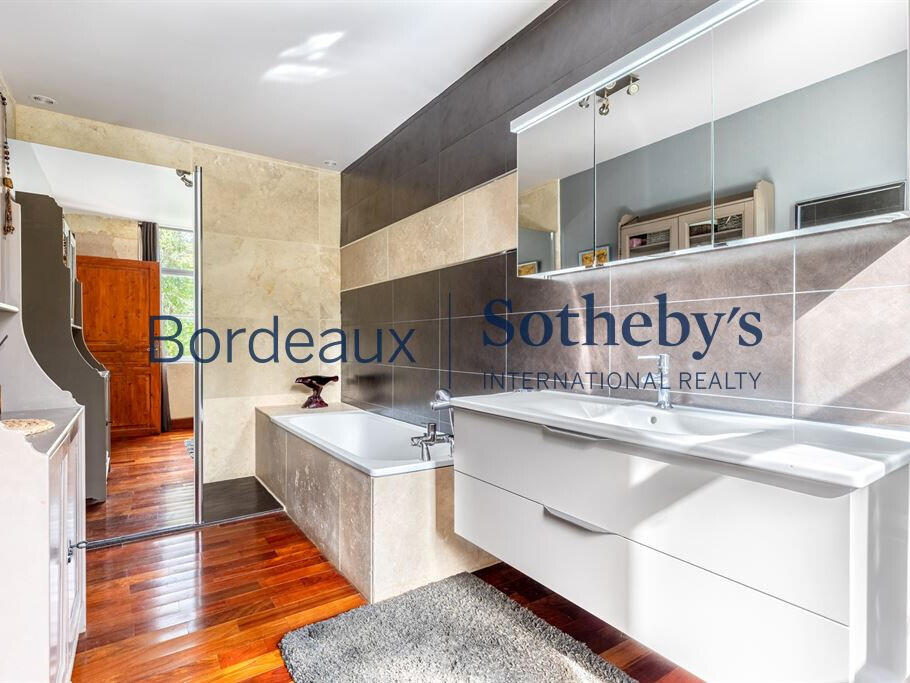 Property Bordeaux