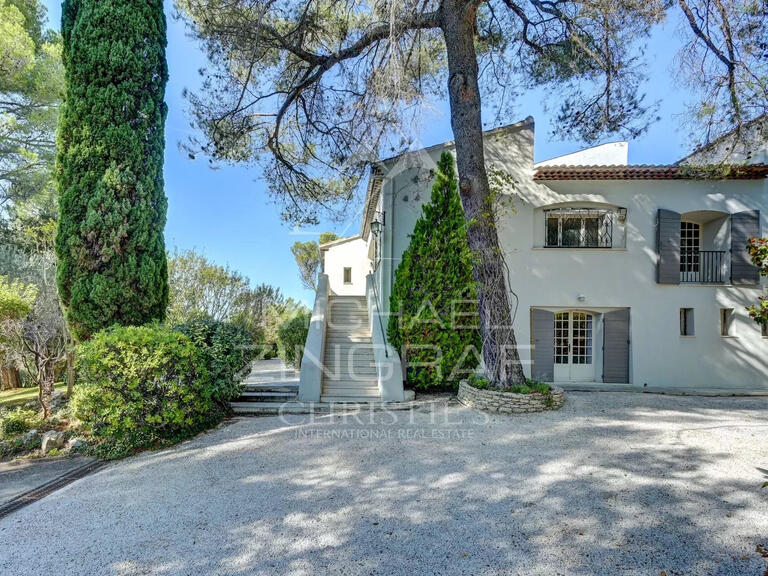 Maison Bouc-Bel-Air - 9 chambres - 565m²