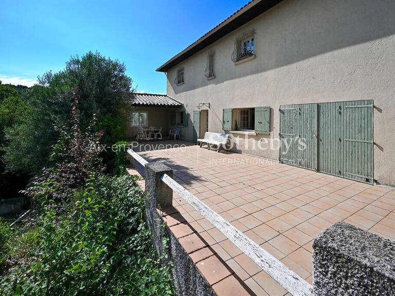 Maison Bouc-Bel-Air - 4 chambres - 207m²