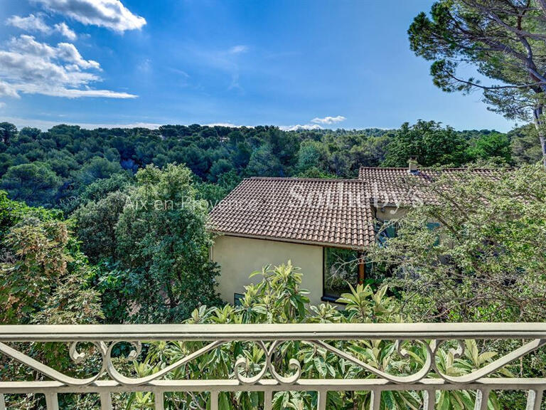 House Bouc-Bel-Air - 4 bedrooms - 207m²