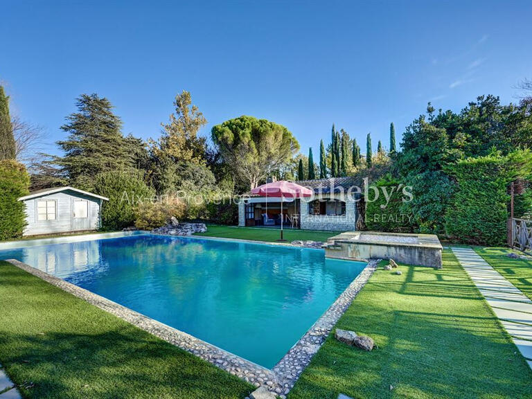 House Bouc-Bel-Air - 5 bedrooms - 240m²