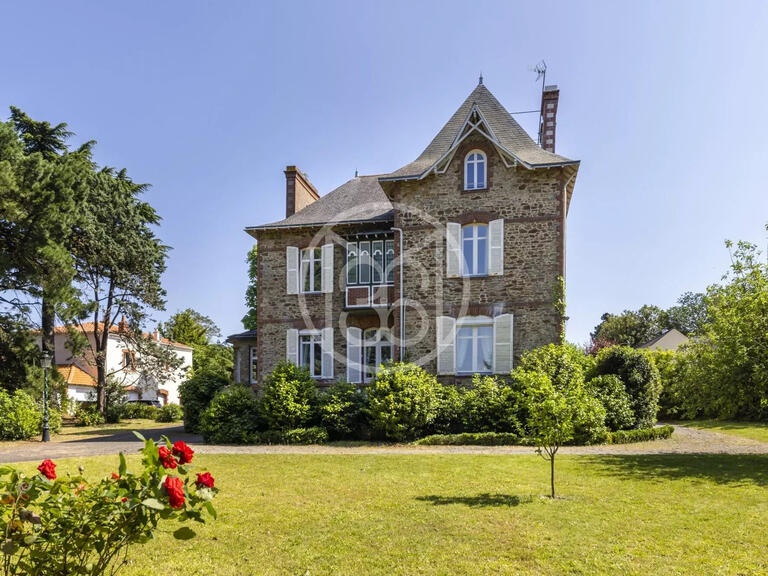 Maison Bouguenais - 5 chambres - 312m²