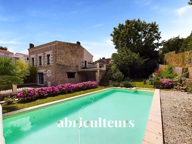 Maison Bouguenais - 4 chambres - 220m²