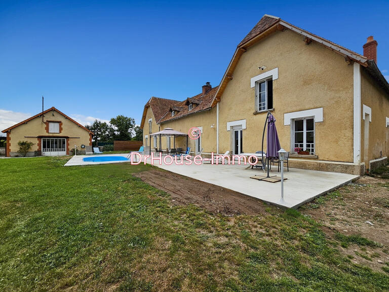 Villa Bourg-Archambault - 5 bedrooms - 308m²