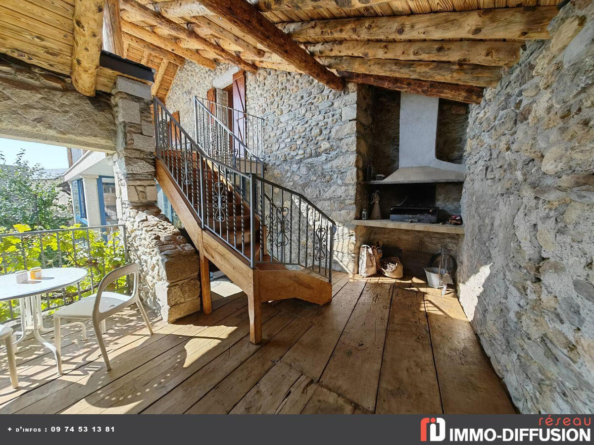 House Bourg-Madame