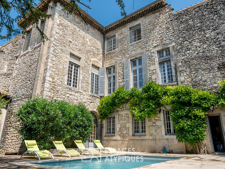 Maison Bourg-Saint-Andéol - 8 chambres - 450m²