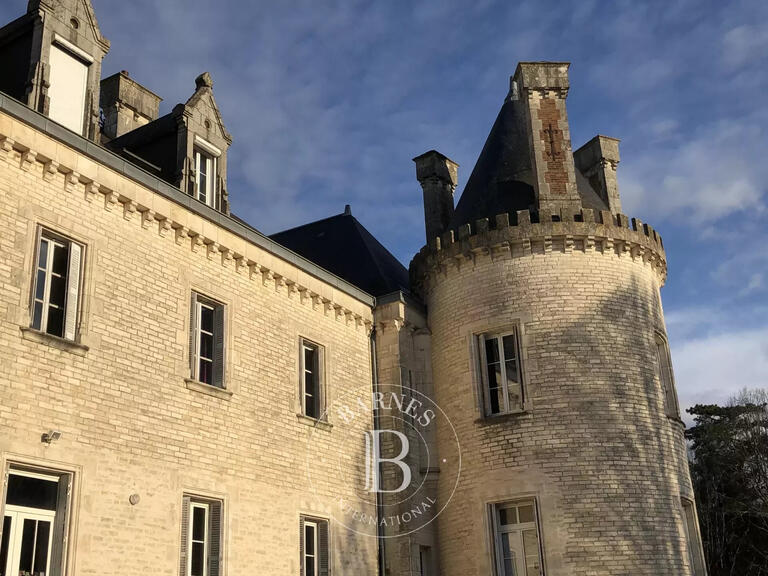 Sale Castle Bourges