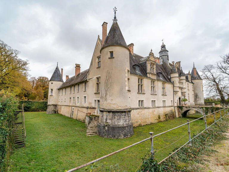 Château Bourges - 20 chambres - 1400m²