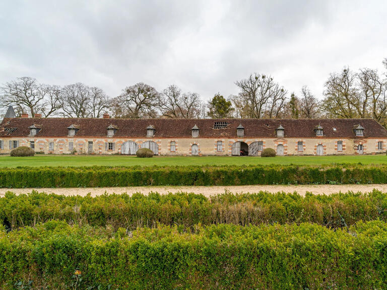 Château Bourges - 20 chambres - 1400m²