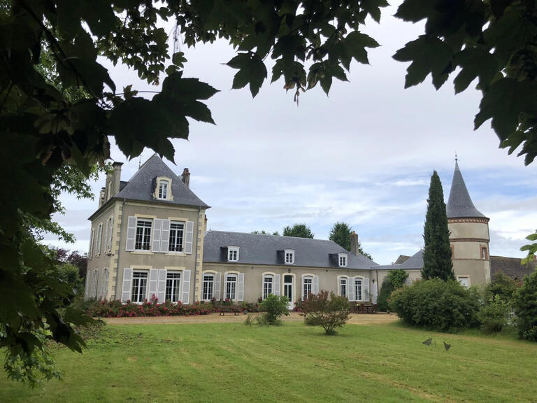 Castle Bourges - 9 bedrooms