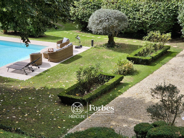 House Bourgoin-Jallieu - 5 bedrooms - 592m²