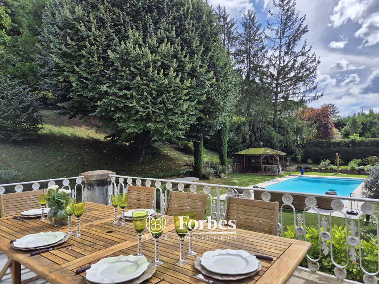 Maison Bourgoin-Jallieu - 5 chambres - 592m²