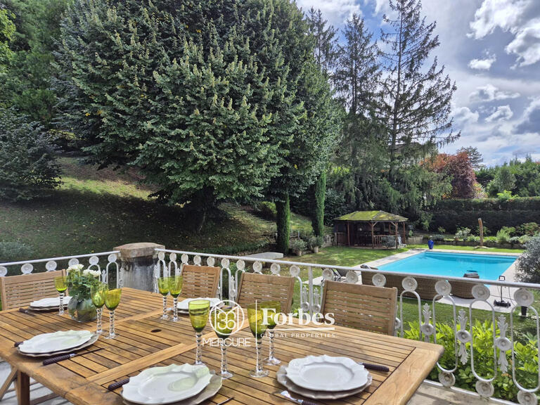 Maison Bourgoin-Jallieu - 5 chambres - 592m²