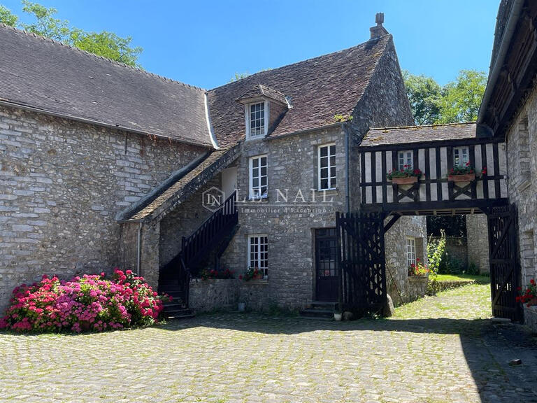 Propriété Breuillet - 16 chambres - 910m²