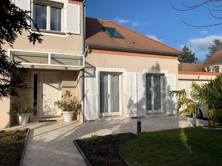 House Bussy-Saint-Georges - 6 bedrooms