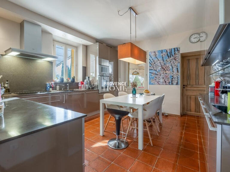 Propriété Cabrières-d'Avignon - 4 chambres - 180m²