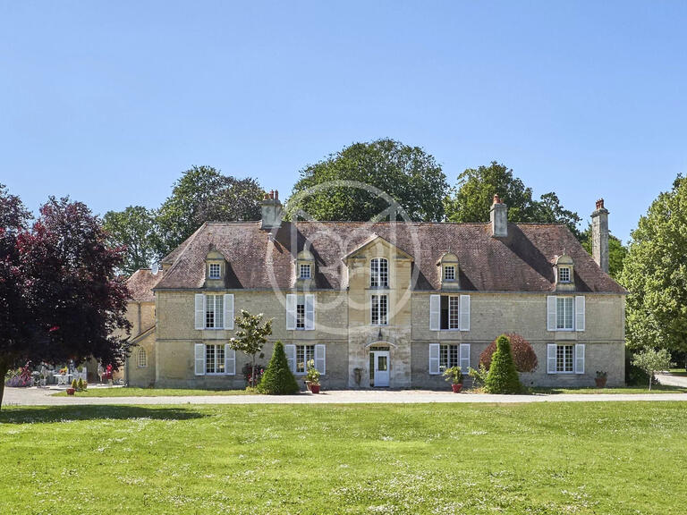 Castle Caen - 8 bedrooms - 700m²