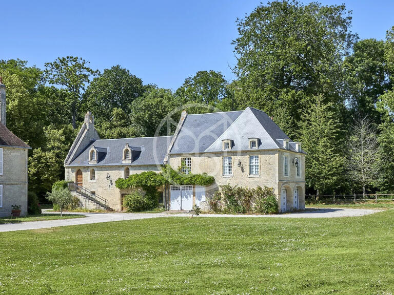 Castle Caen - 8 bedrooms - 700m²