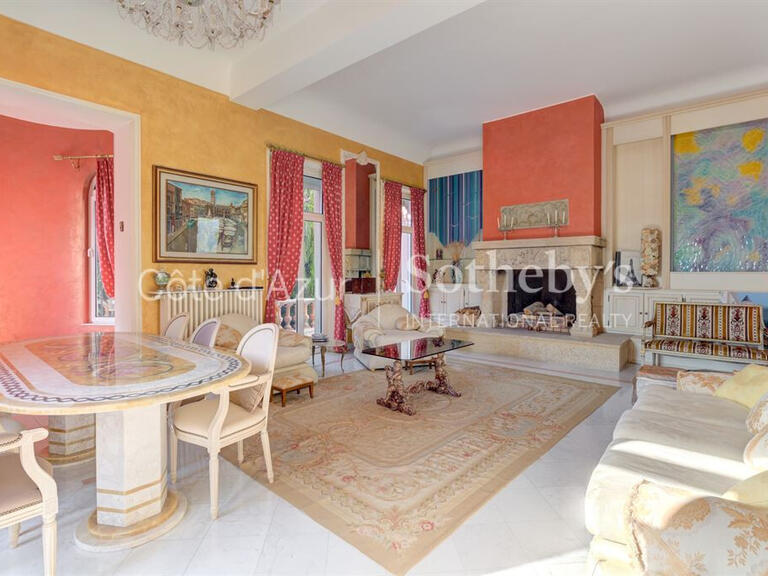 Castle Cagnes-sur-Mer - 5 bedrooms - 359m²