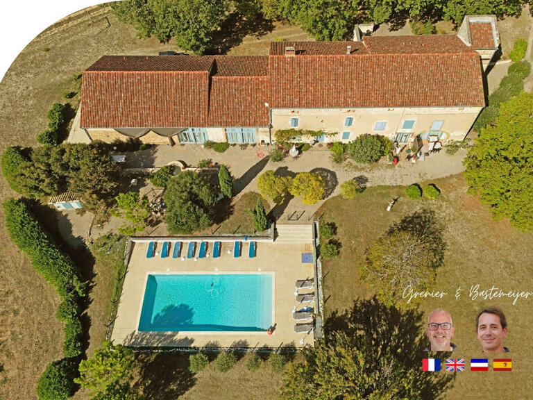 Propriété Cahuzac-sur-Vère - 11 chambres - 655m²