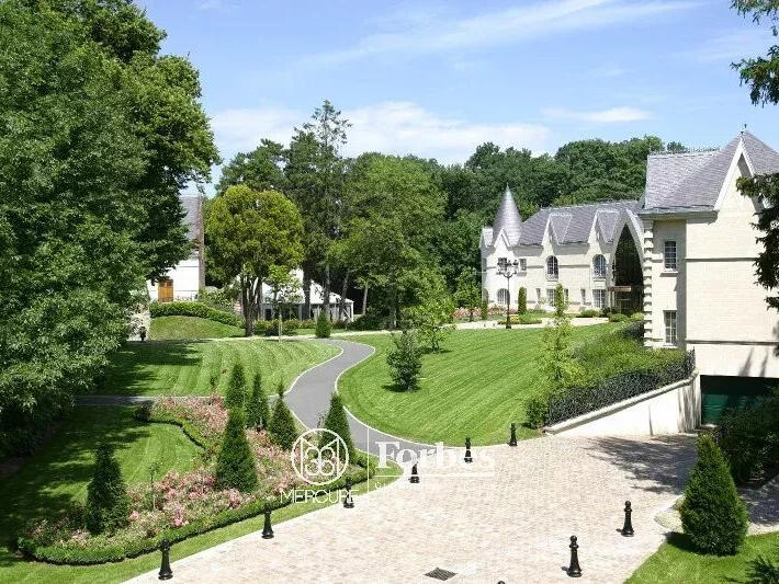 Château Cambrai - 27 chambres - 2630m²