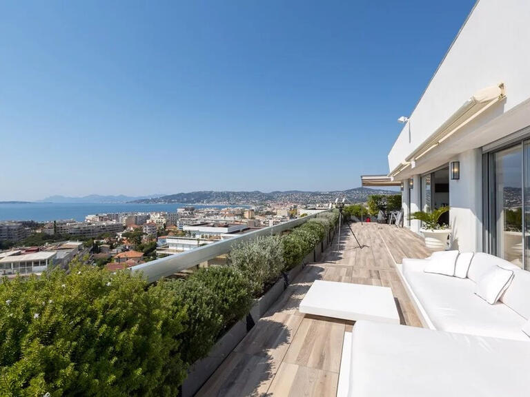 Appartement Cap-d-antibes - 3 chambres - 145m²