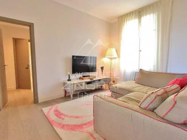 Appartement Cap-d-antibes - 3 chambres - 121m²