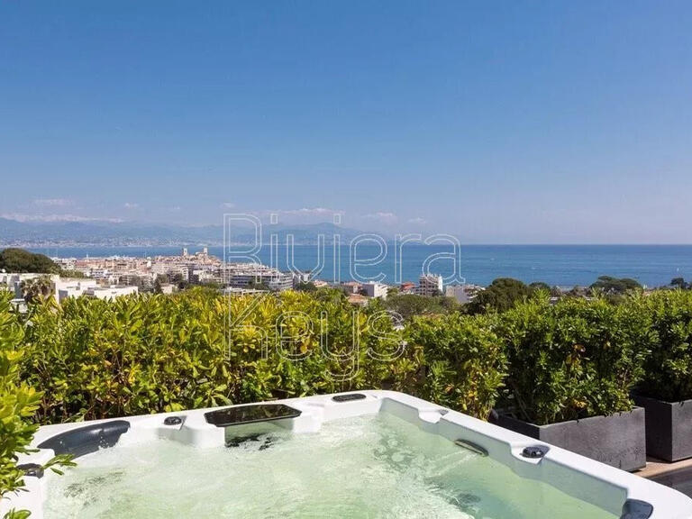 Appartement Cap-d-antibes - 3 chambres - 142m²