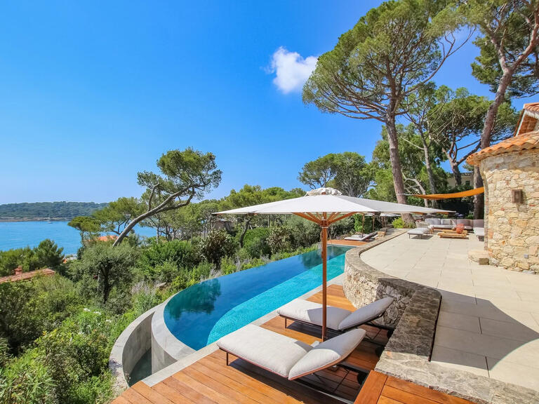 Maison Cap-d-antibes - 7 chambres - 360m²