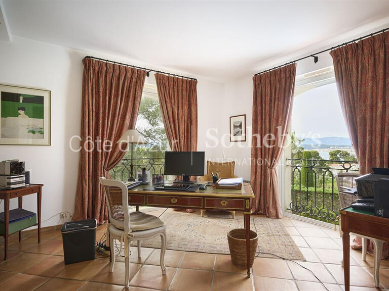 Maison Cap-d-antibes - 6 chambres - 419m²