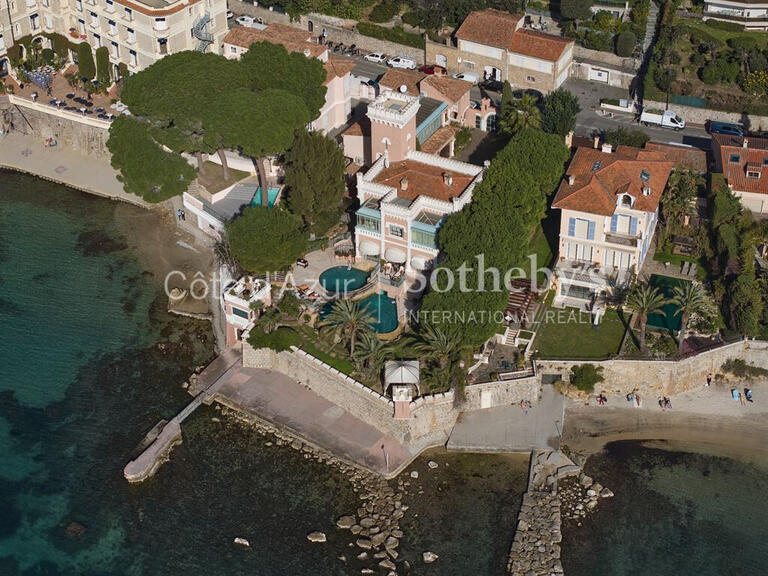 Maison Cap-d-antibes - 9 chambres - 600m²